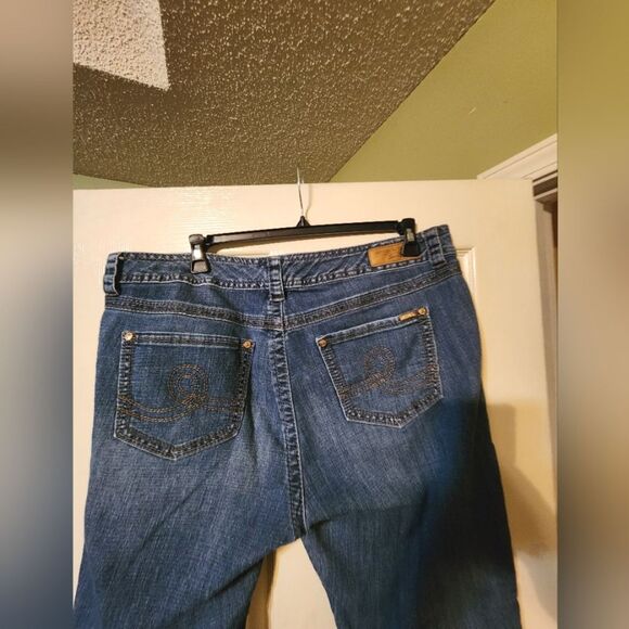 Melissa McCarthy Seven7 Women's Straight Leg Jeans - Blue - Picture 3 of 10